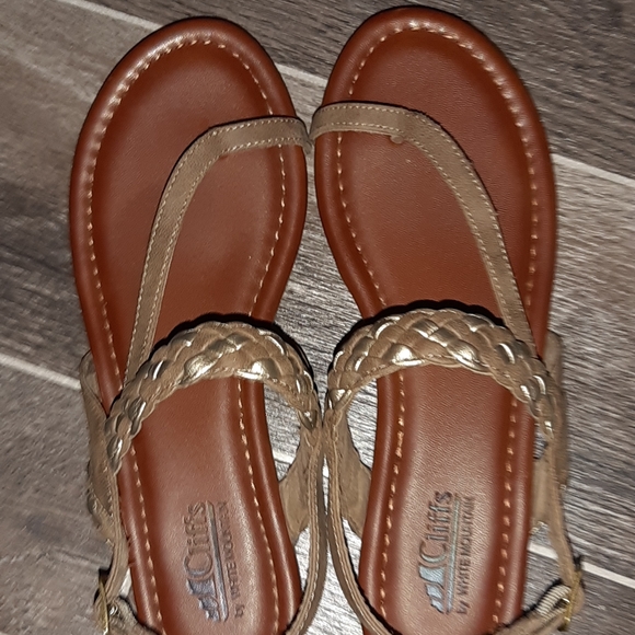 Sandals - Picture 2 of 5